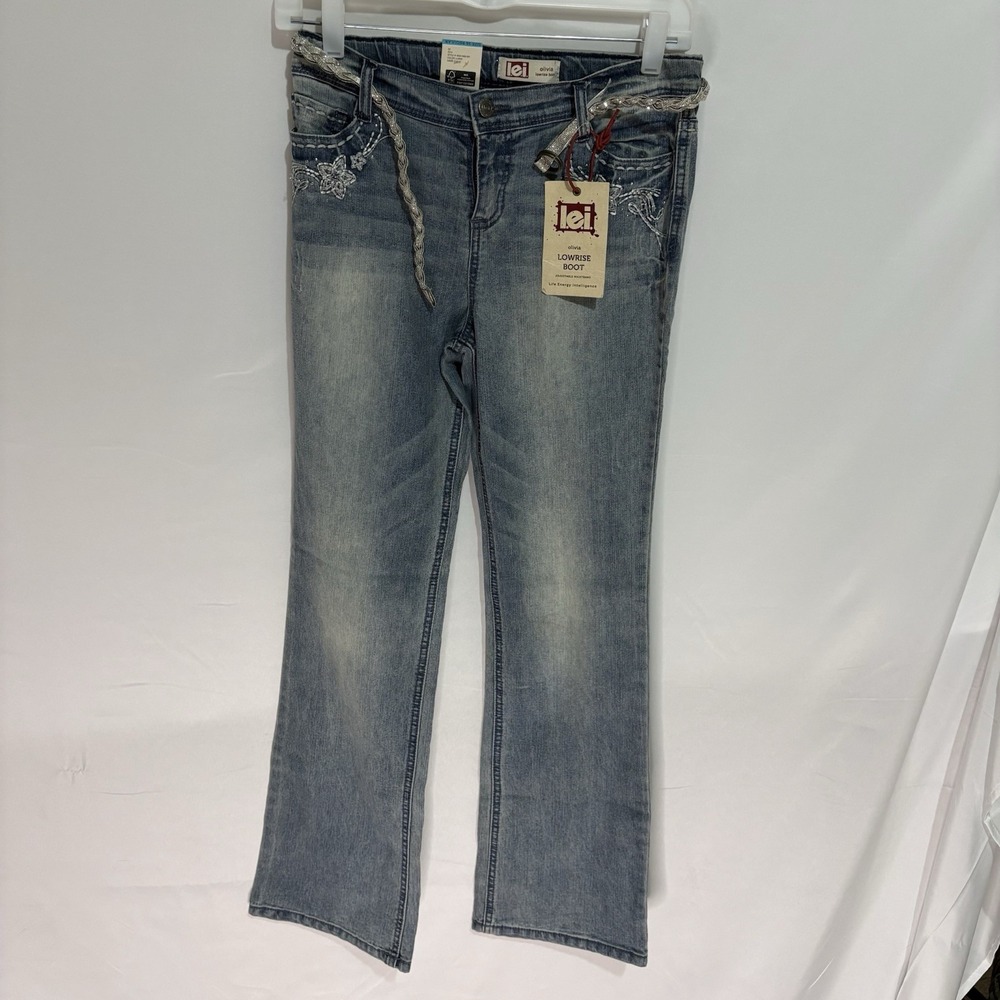 Lei Olivia Low rise Women’s Jeans Light Wash Size 16 Bootcut